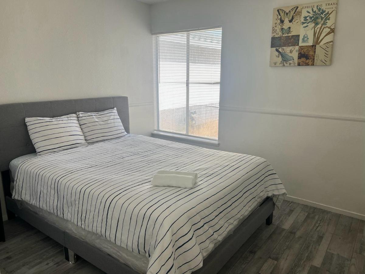 Super Comfortable And Beautiful 3 Bedrooms, 2 Baths House Renting 라스베이거스 외부 사진